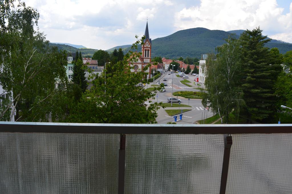 Biznis Centrum / Ubytovna Rožňava Exterior foto